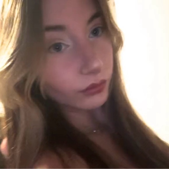 Meet your Posher, Kaelee - Picture 1 of 1